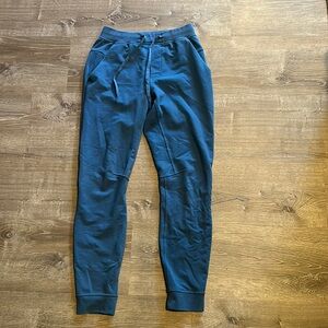 men’s XS lulu joggers